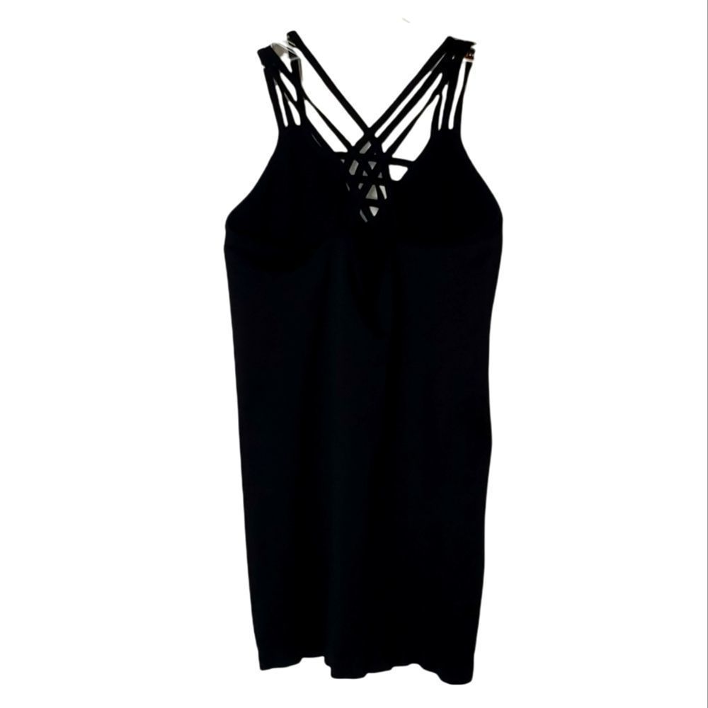 LOVE CHARM CRISS-CROSS TANK TOP